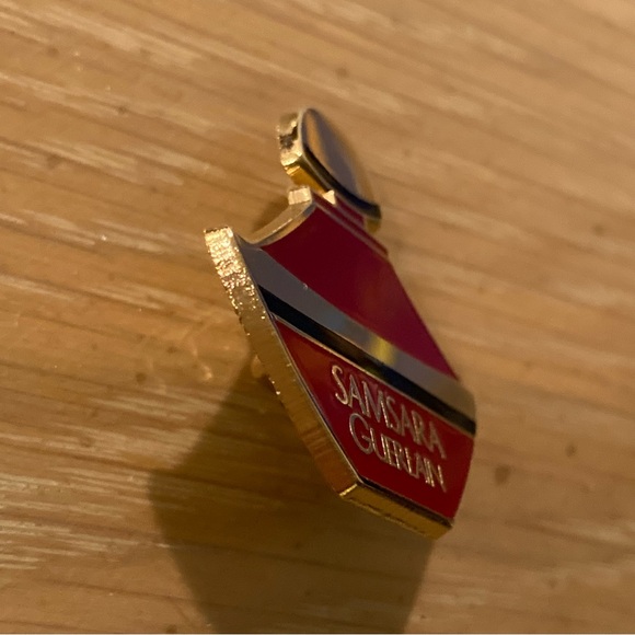 Vintage Samsara by Guerlain Brooch Pin Gold Tone/Enameled 
NEW in package. - Picture 9 of 14